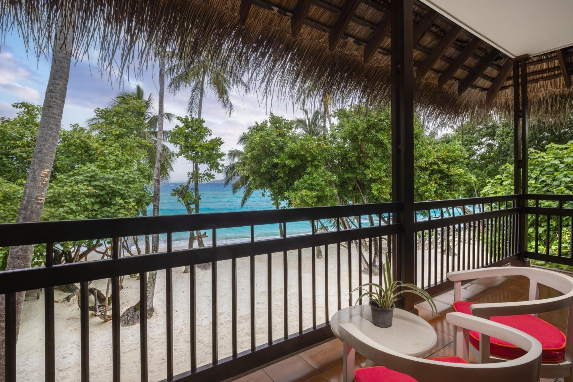 Adaaran Club Rannalhi Resort