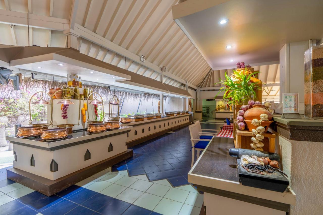 Adaaran Club Rannalhi Resort 4*