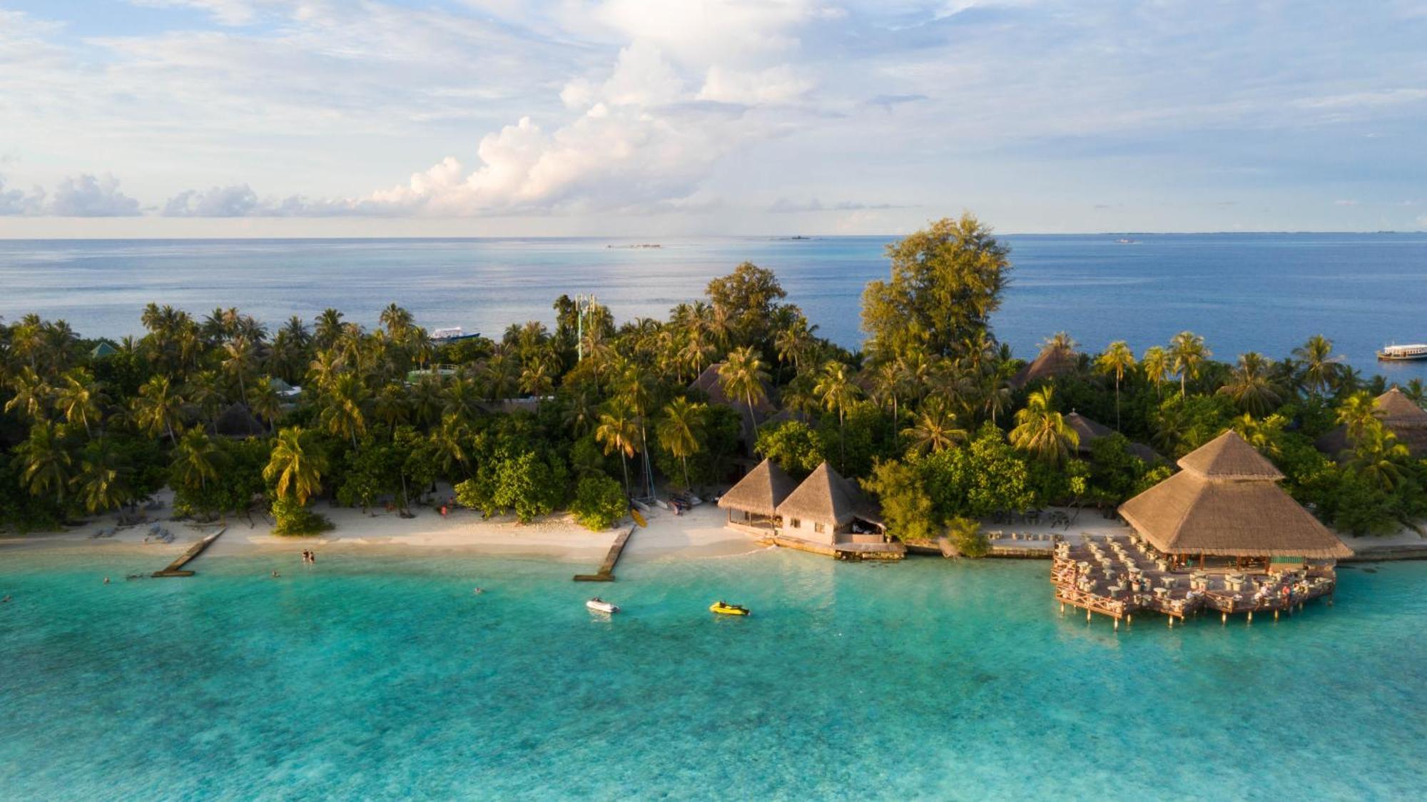 Resort Adaaran Club Rannalhi 4*