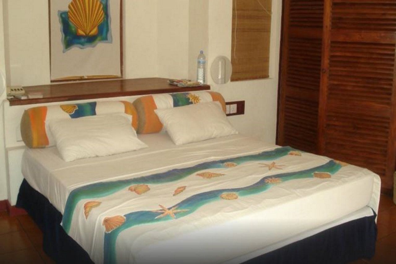 Adaaran Club Rannalhi Resort